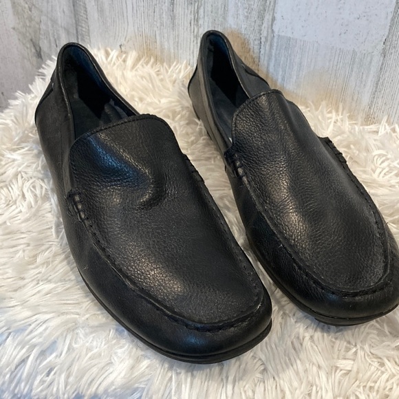Tommy Bahama Nassau Venetian Black Leather Loafer - Picture 1 of 9